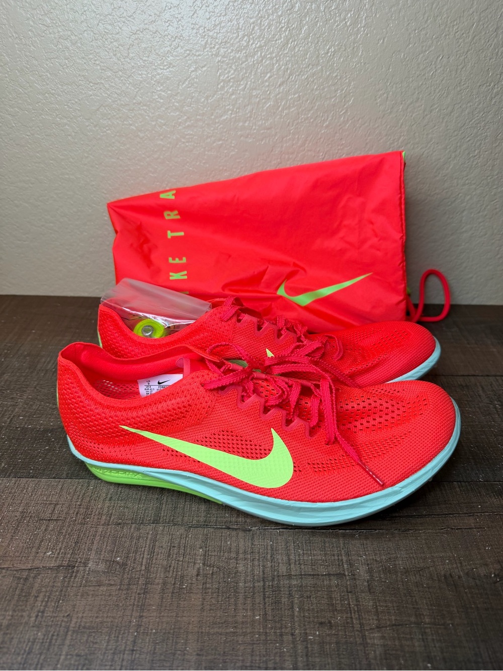 Nike ZoomX Dragonfly 2 “Bright Crimson Lime Blast”
- Size 9 Men.